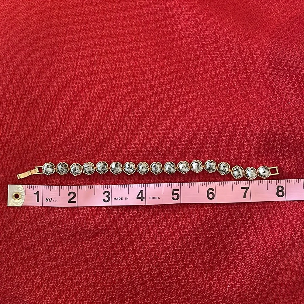 Kendra Scott stone bracelet in gold setting - Picture 4 of 5